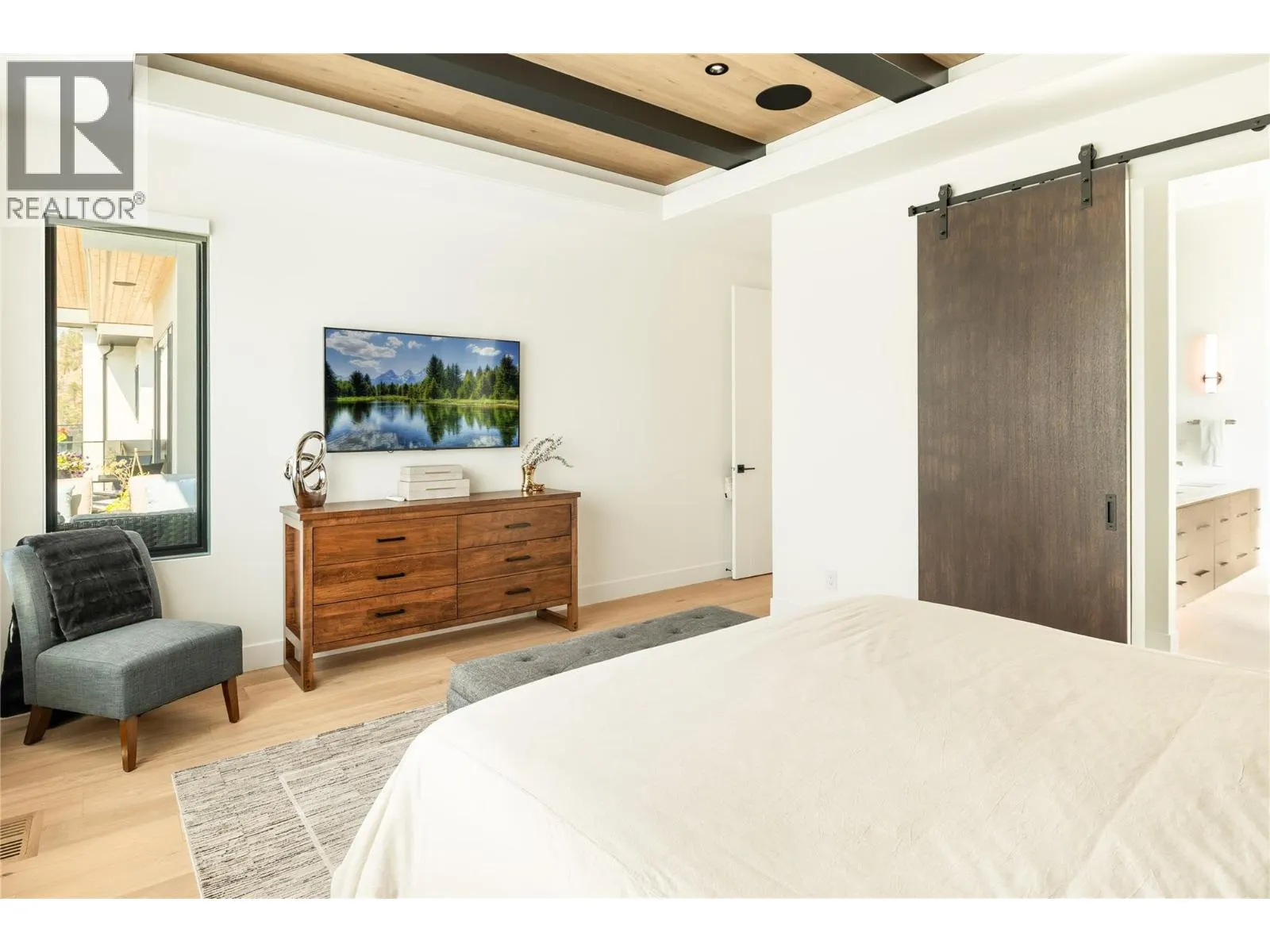 538 Clifton Court