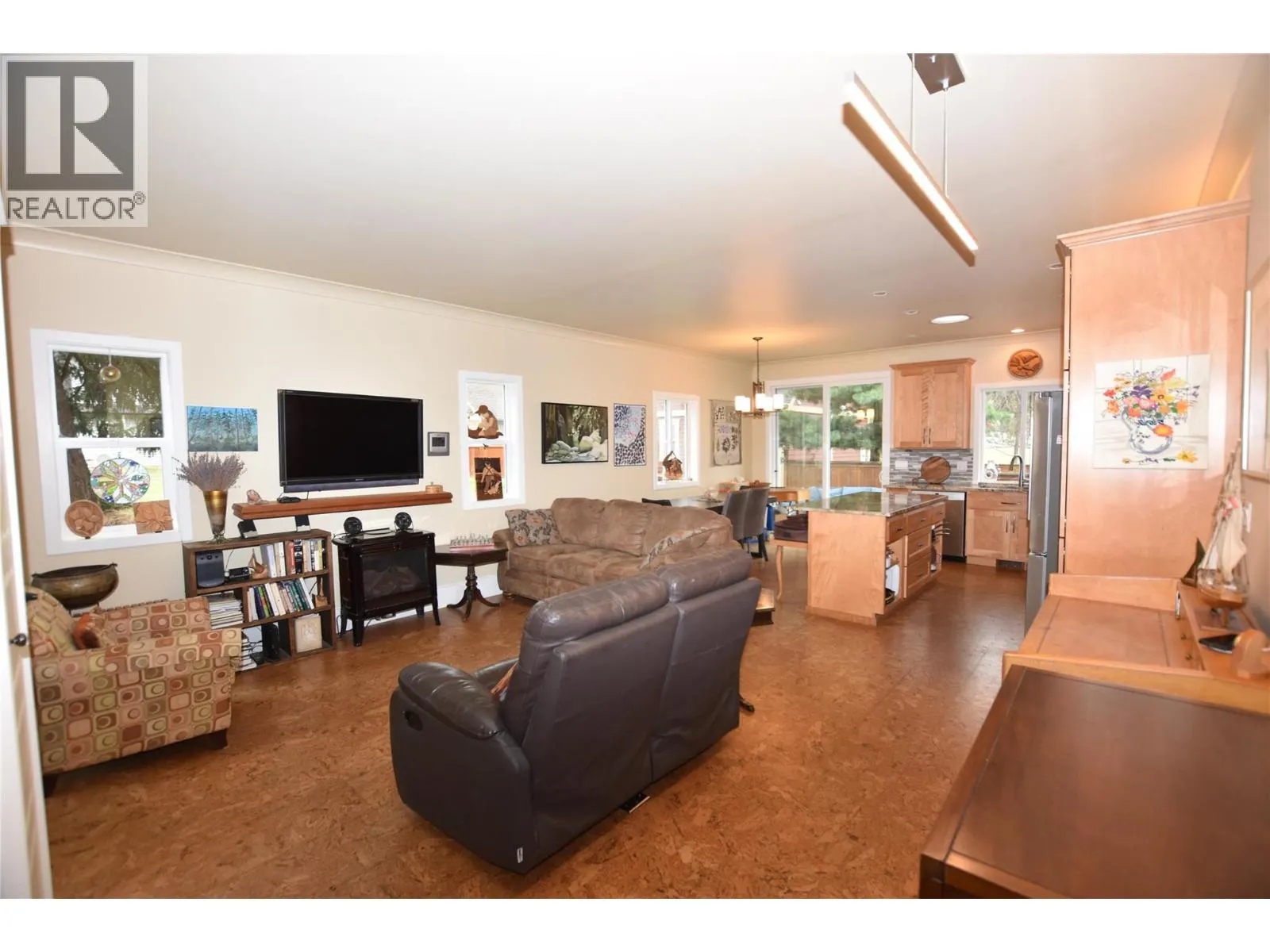 430 Hummingbird Avenue