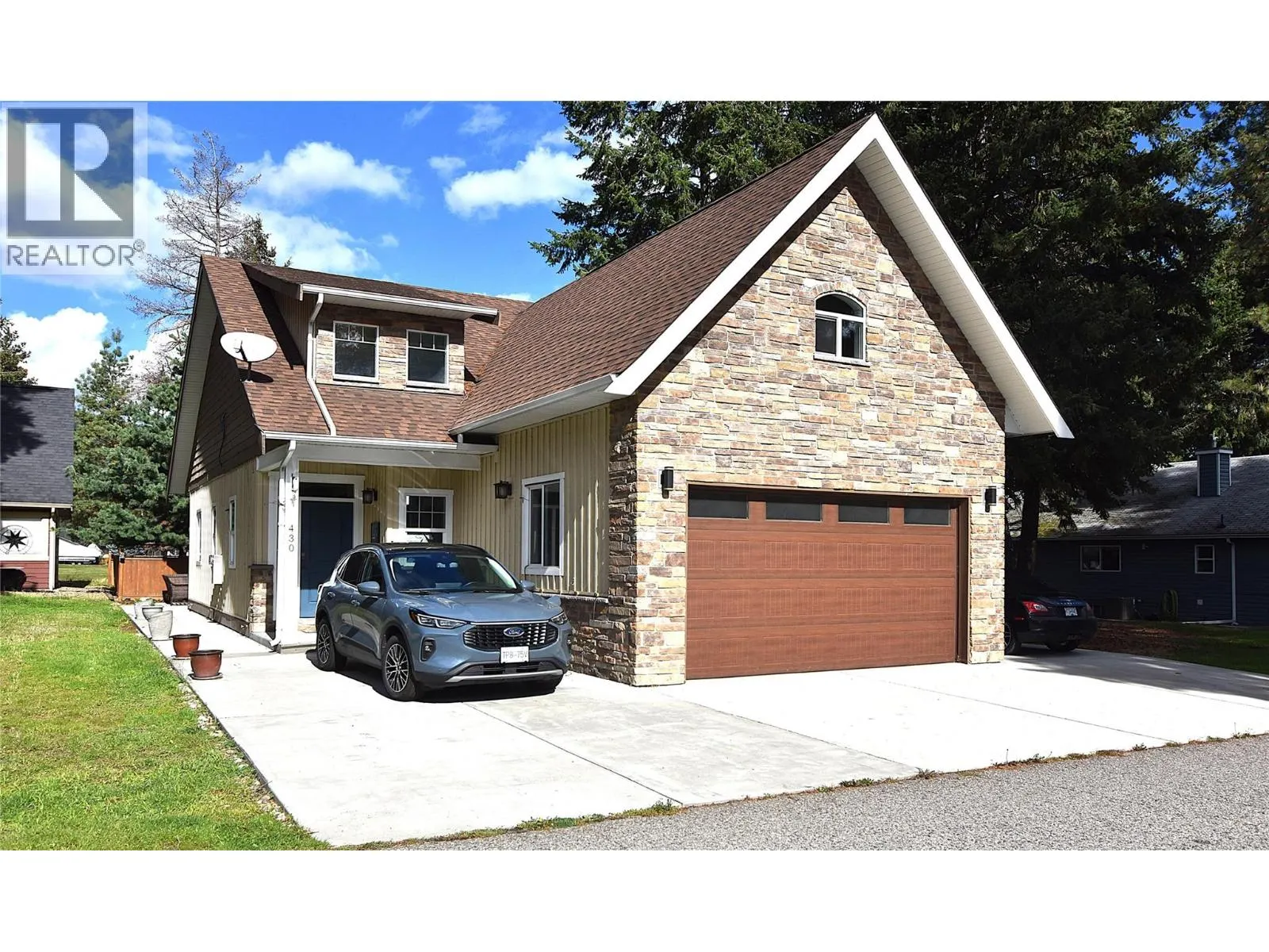 430 Hummingbird Avenue