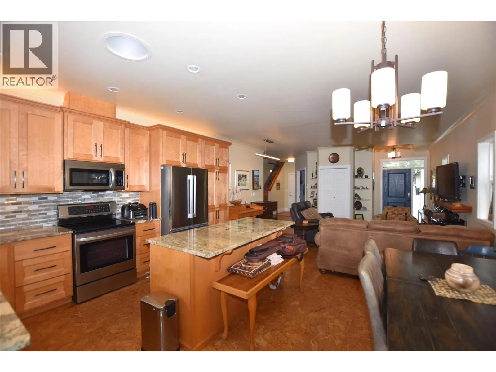 430 Hummingbird Avenue