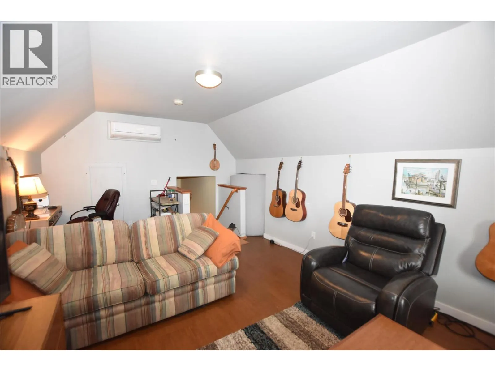 430 Hummingbird Avenue