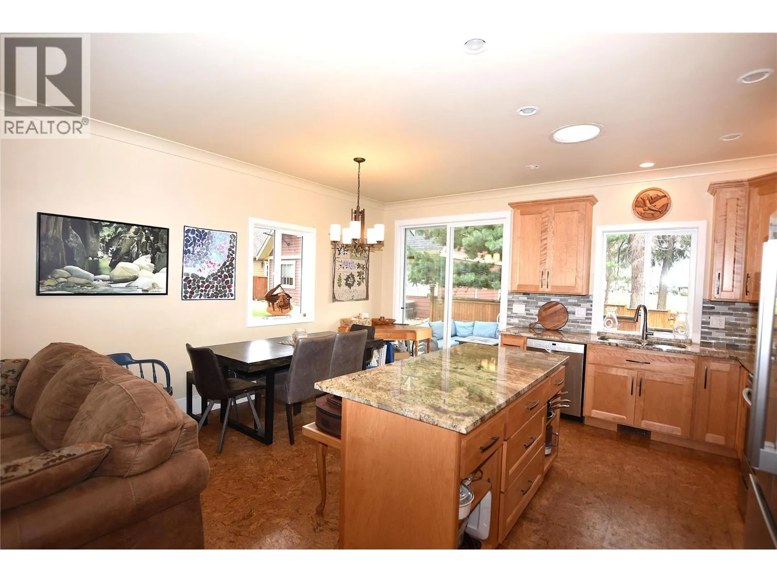 430 Hummingbird Avenue