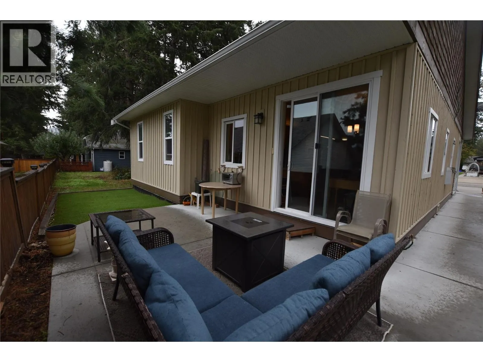 430 Hummingbird Avenue