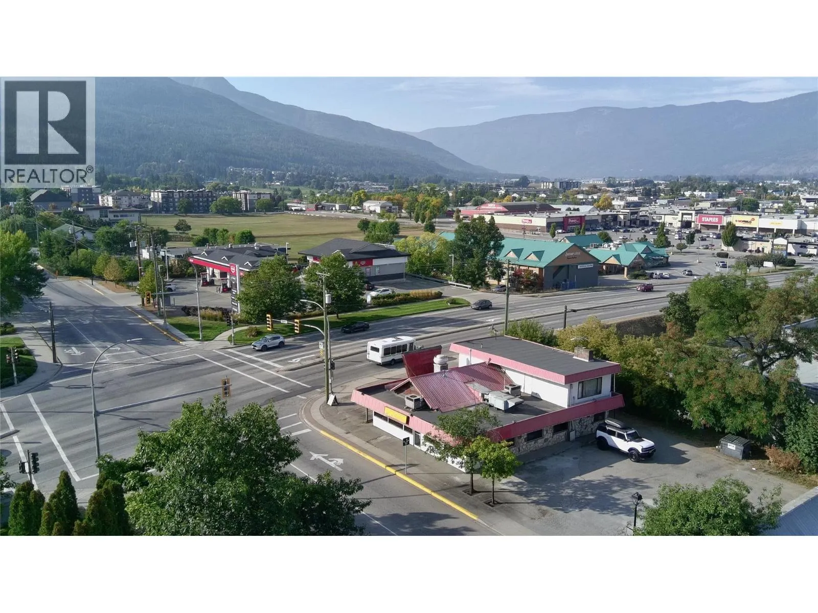 21 & 61 Shuswap Street NW