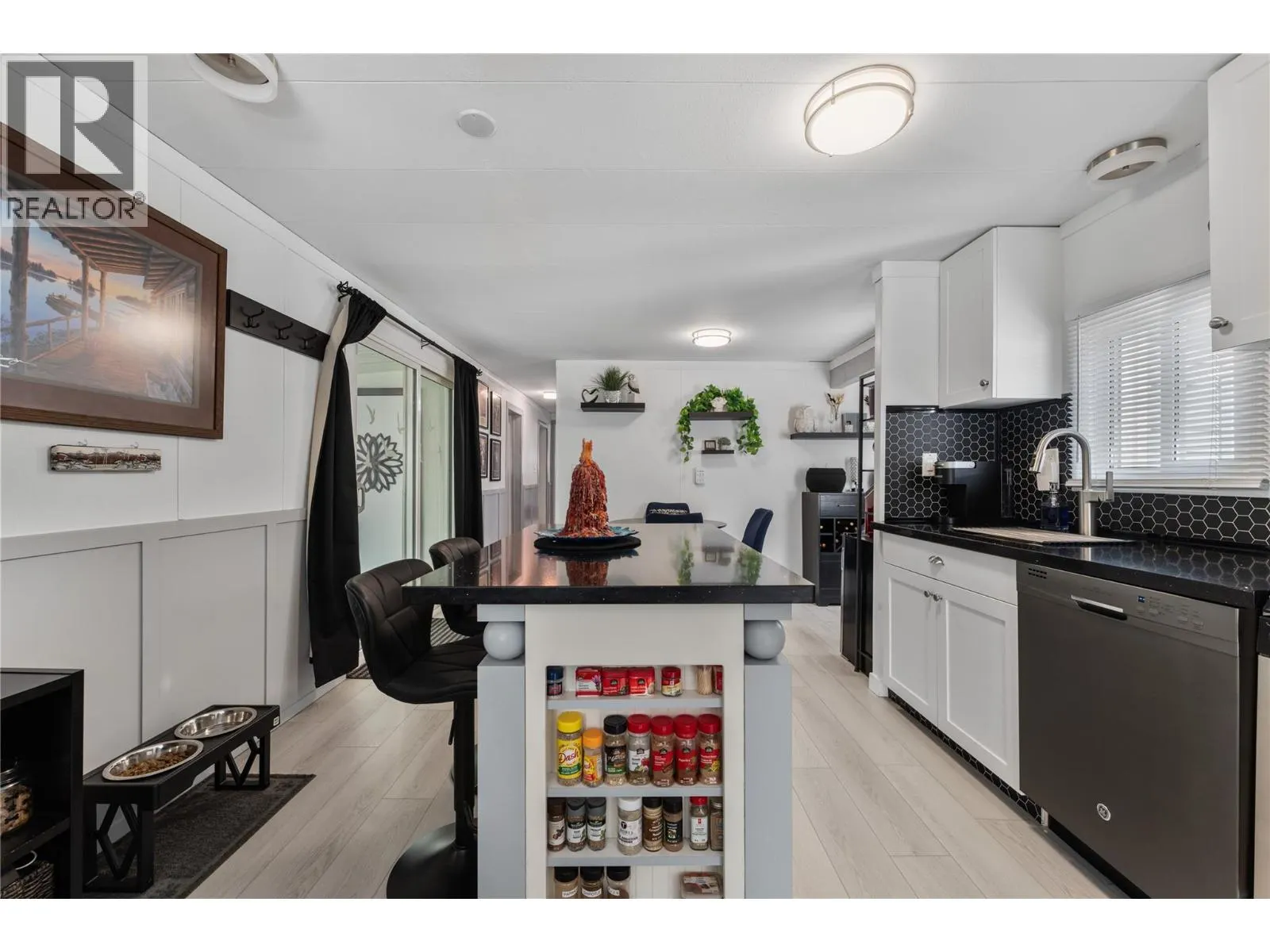 1999 97 Highway S Unit# 85