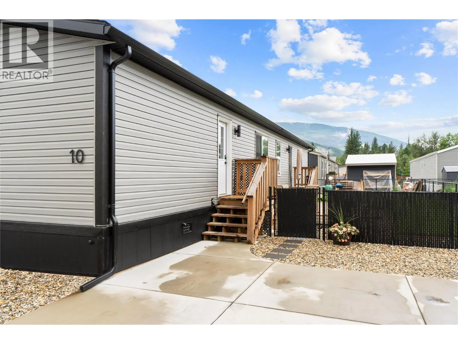 1705 Hillier Road Unit# 10