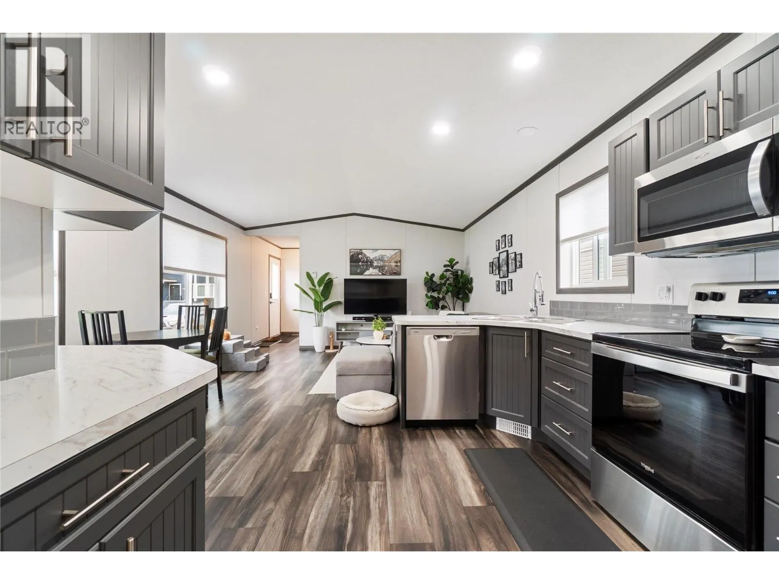 1705 Hillier Road Unit# 10
