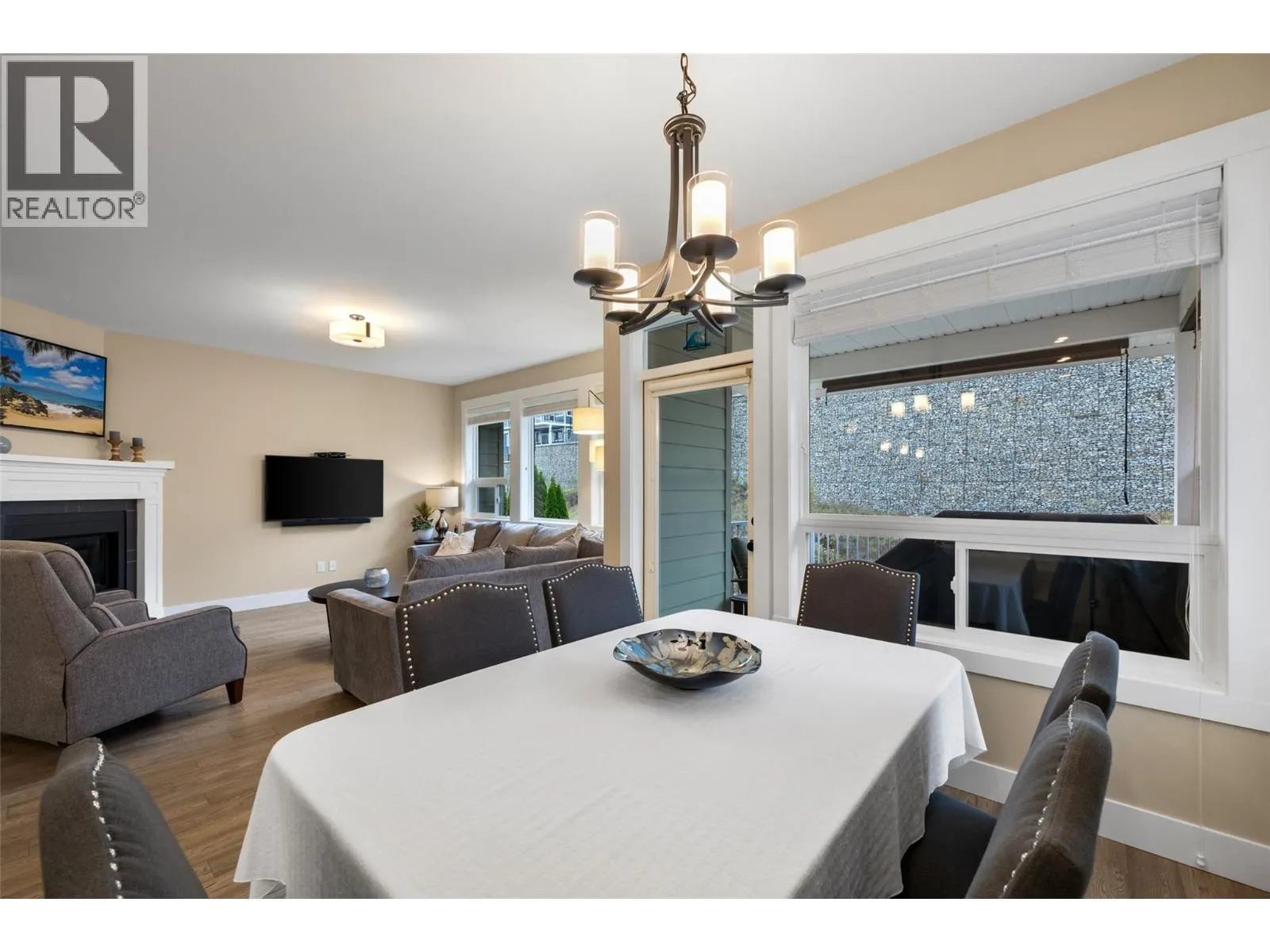 1538 EMERALD Drive
