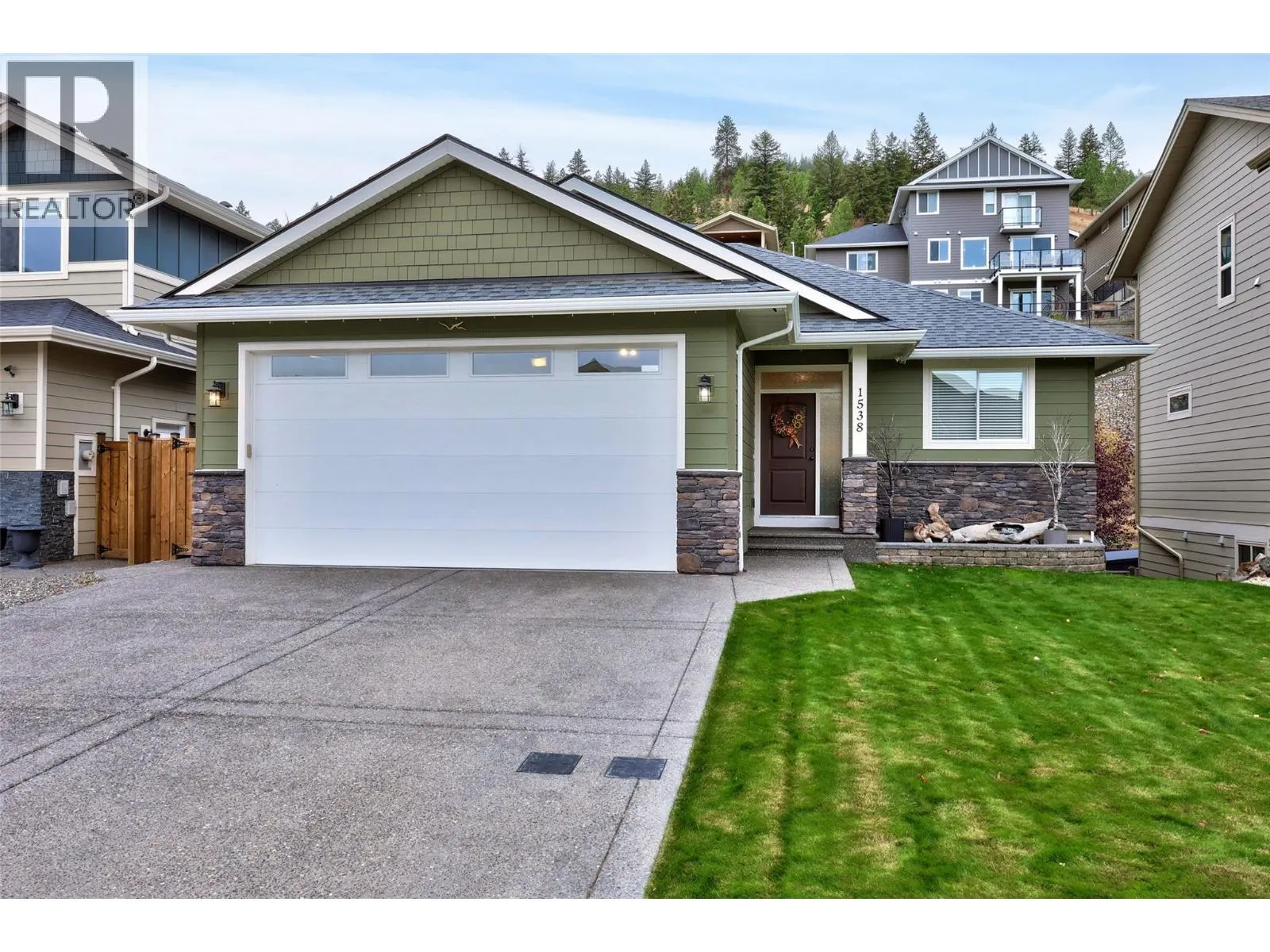 1538 EMERALD Drive