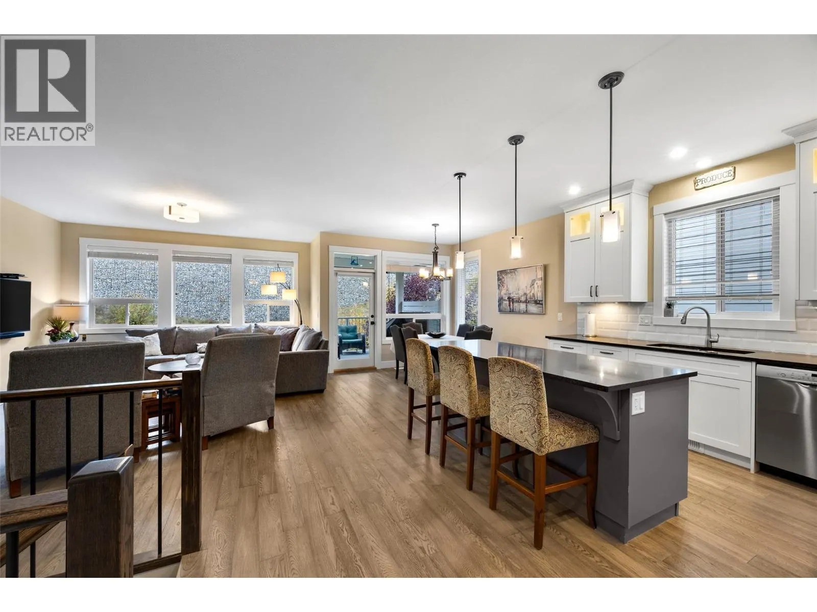 1538 EMERALD Drive