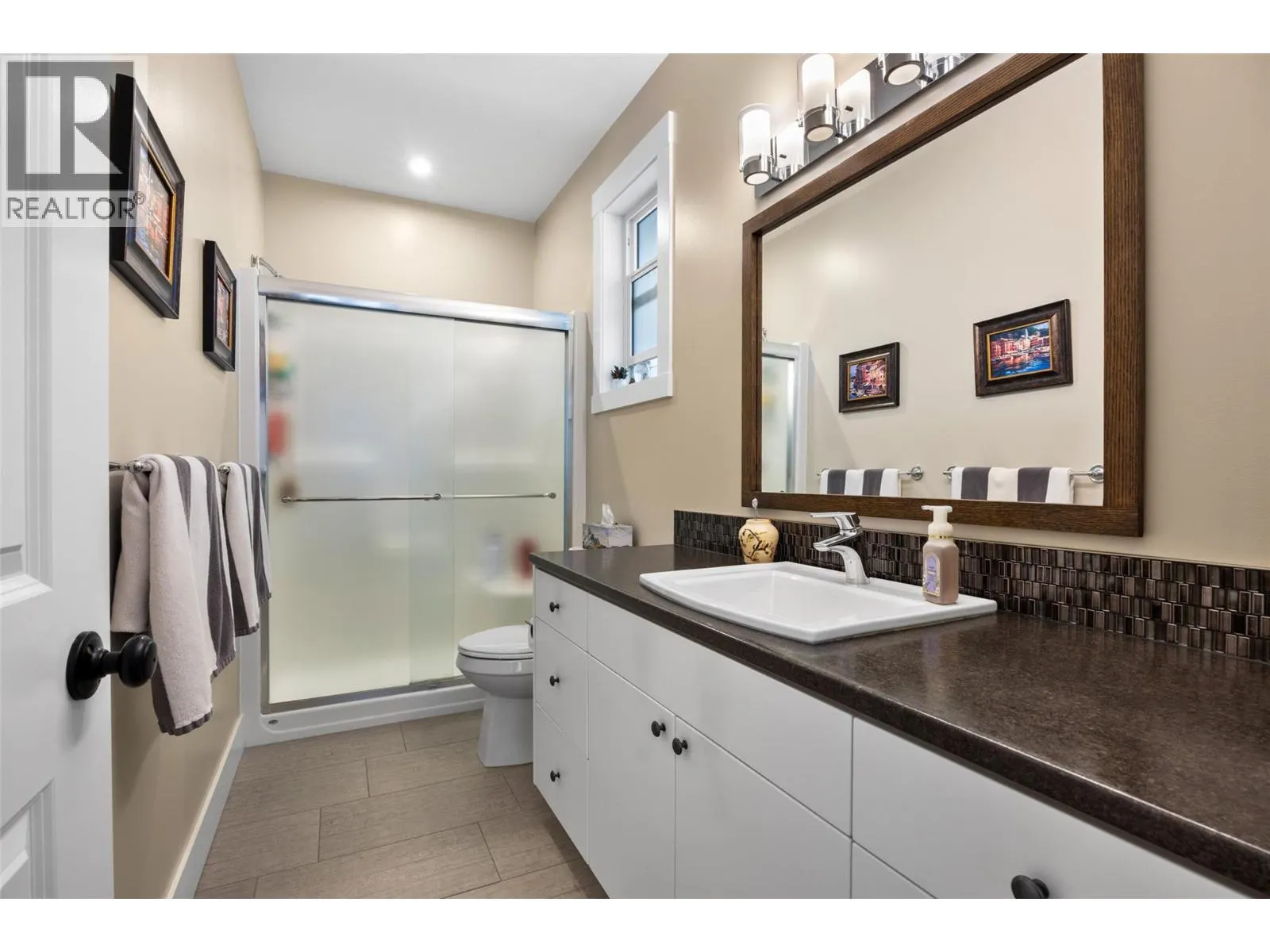 1538 EMERALD Drive