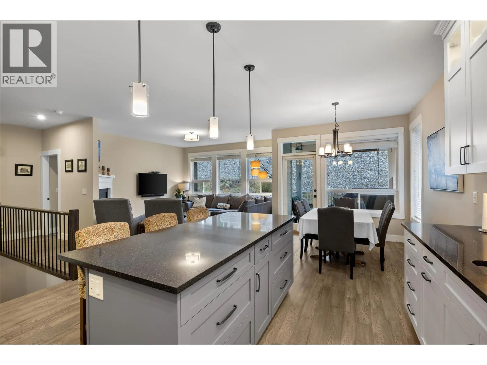 1538 EMERALD Drive