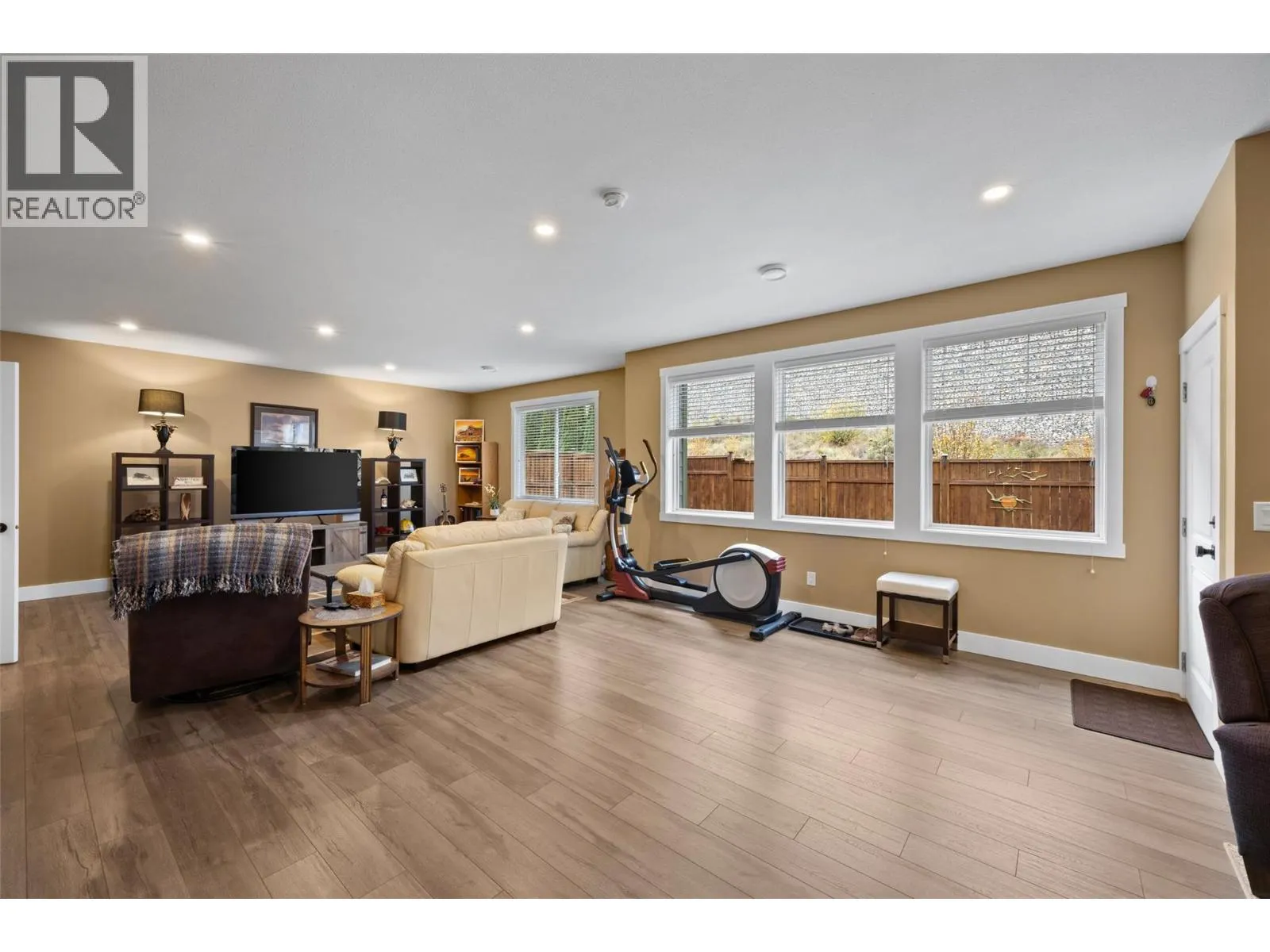 1538 EMERALD Drive