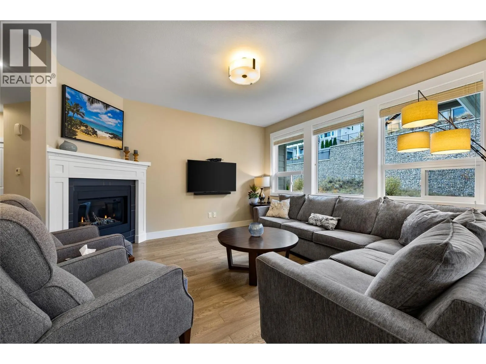 1538 EMERALD Drive