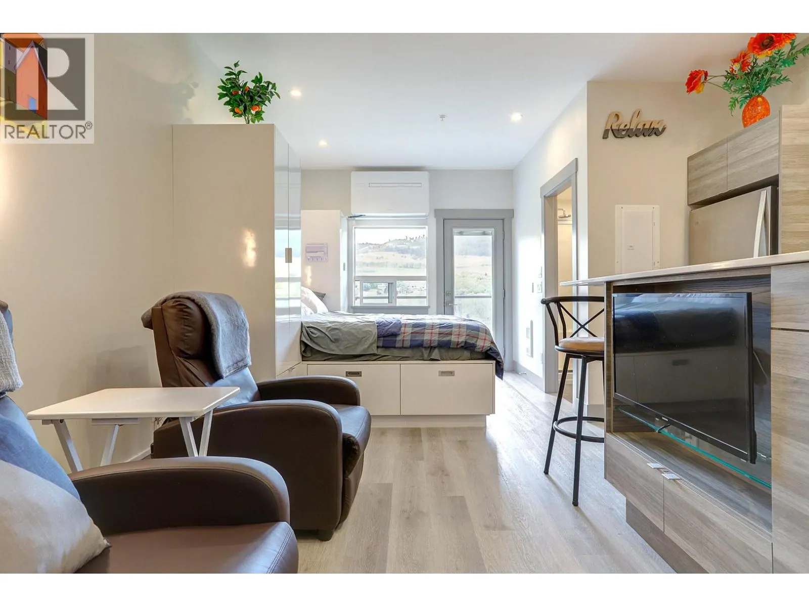 2555 Lakeshore Road Unit# 419