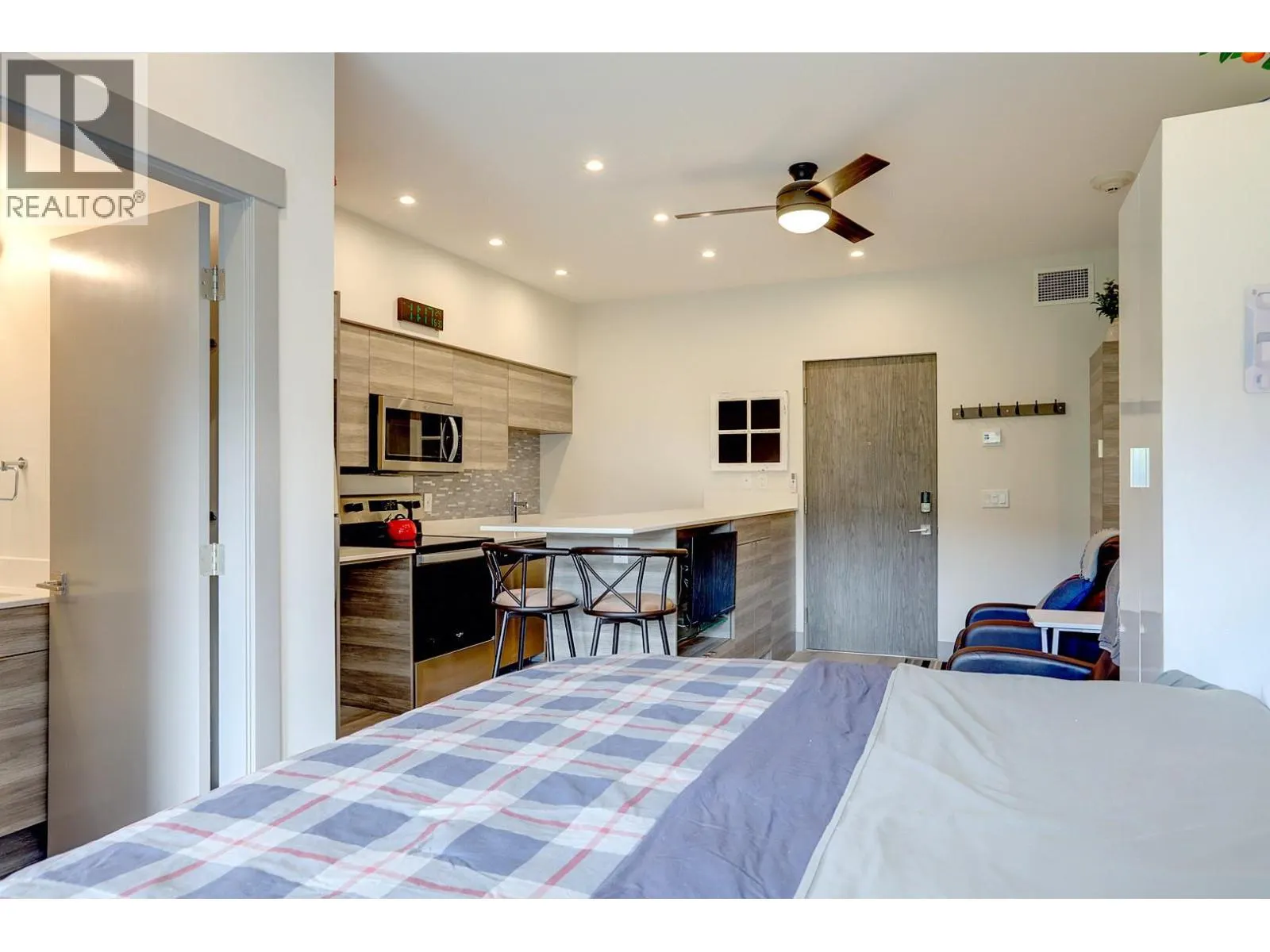 2555 Lakeshore Road Unit# 419