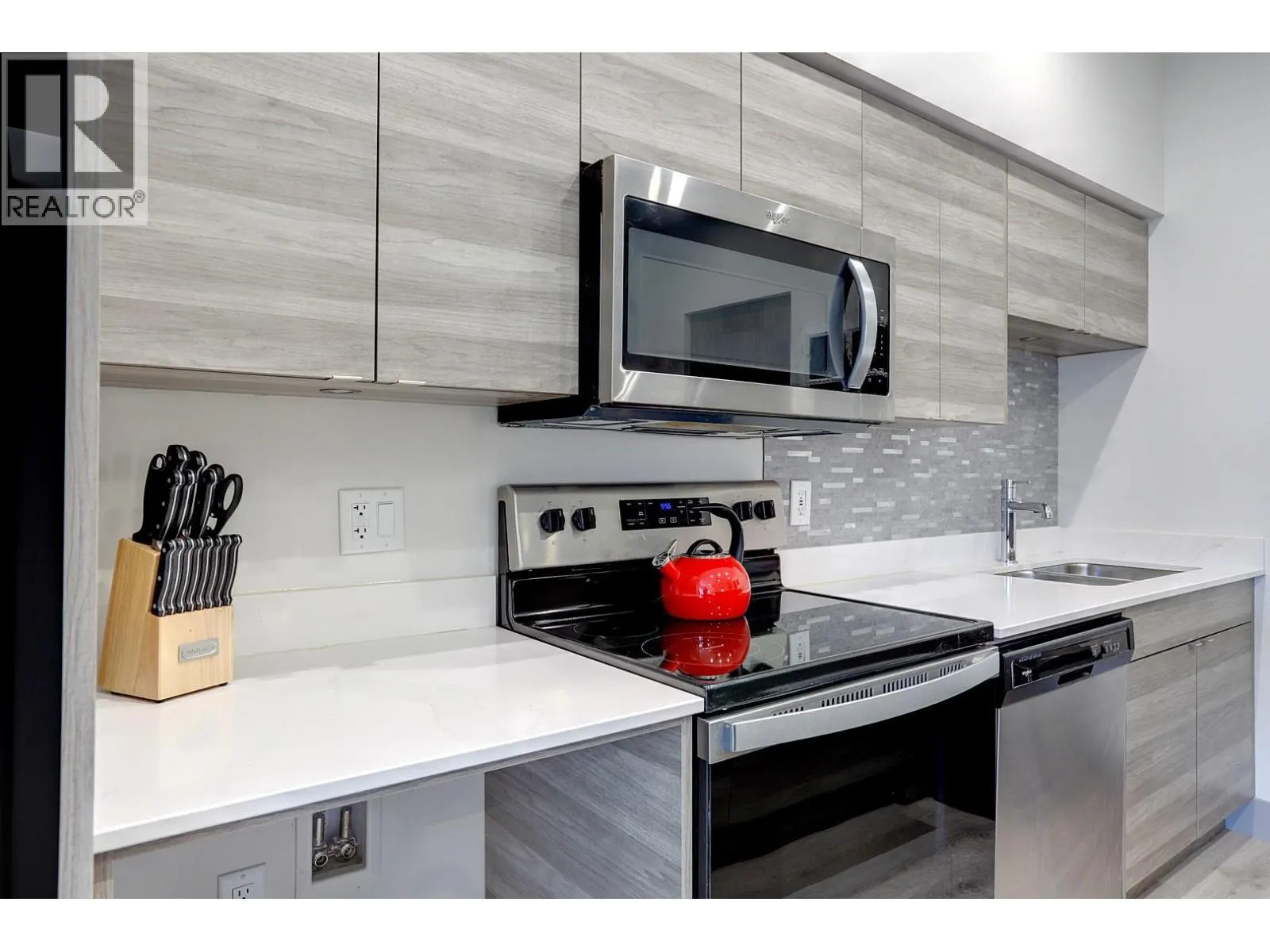 2555 Lakeshore Road Unit# 419