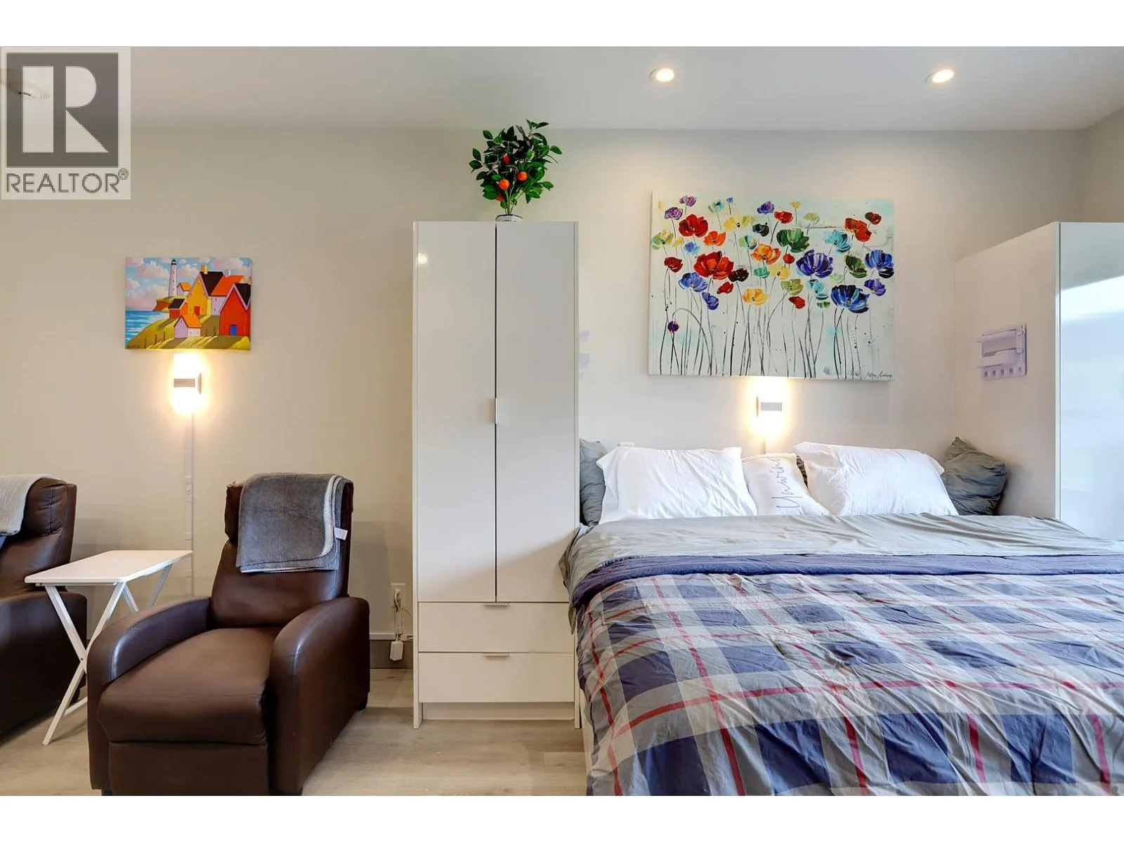 2555 Lakeshore Road Unit# 419