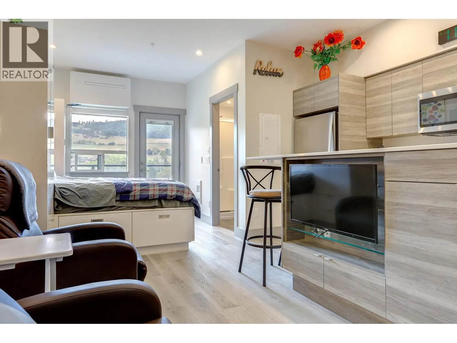 2555 Lakeshore Road Unit# 419