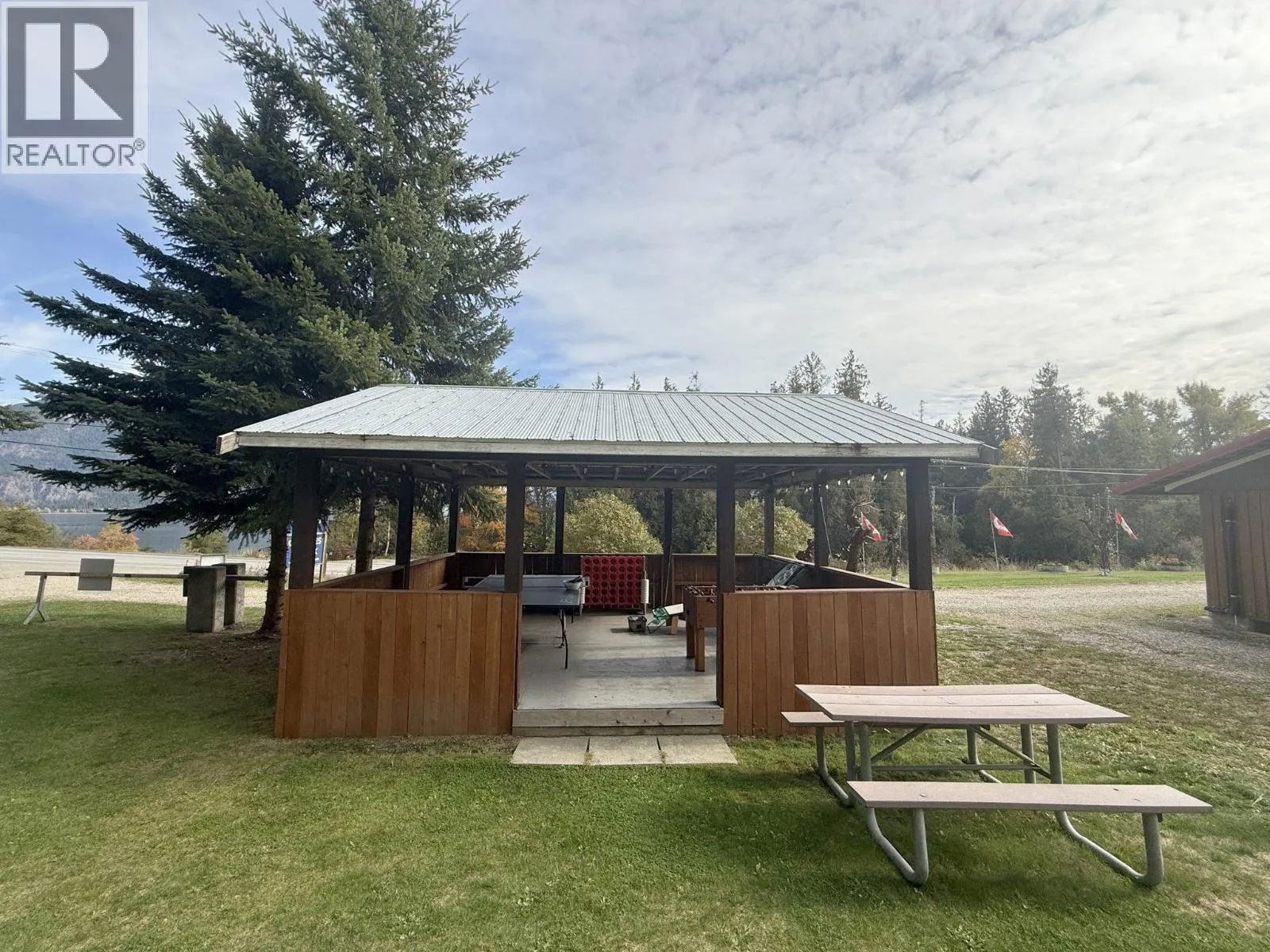 6871 Trans Canada Highway NW