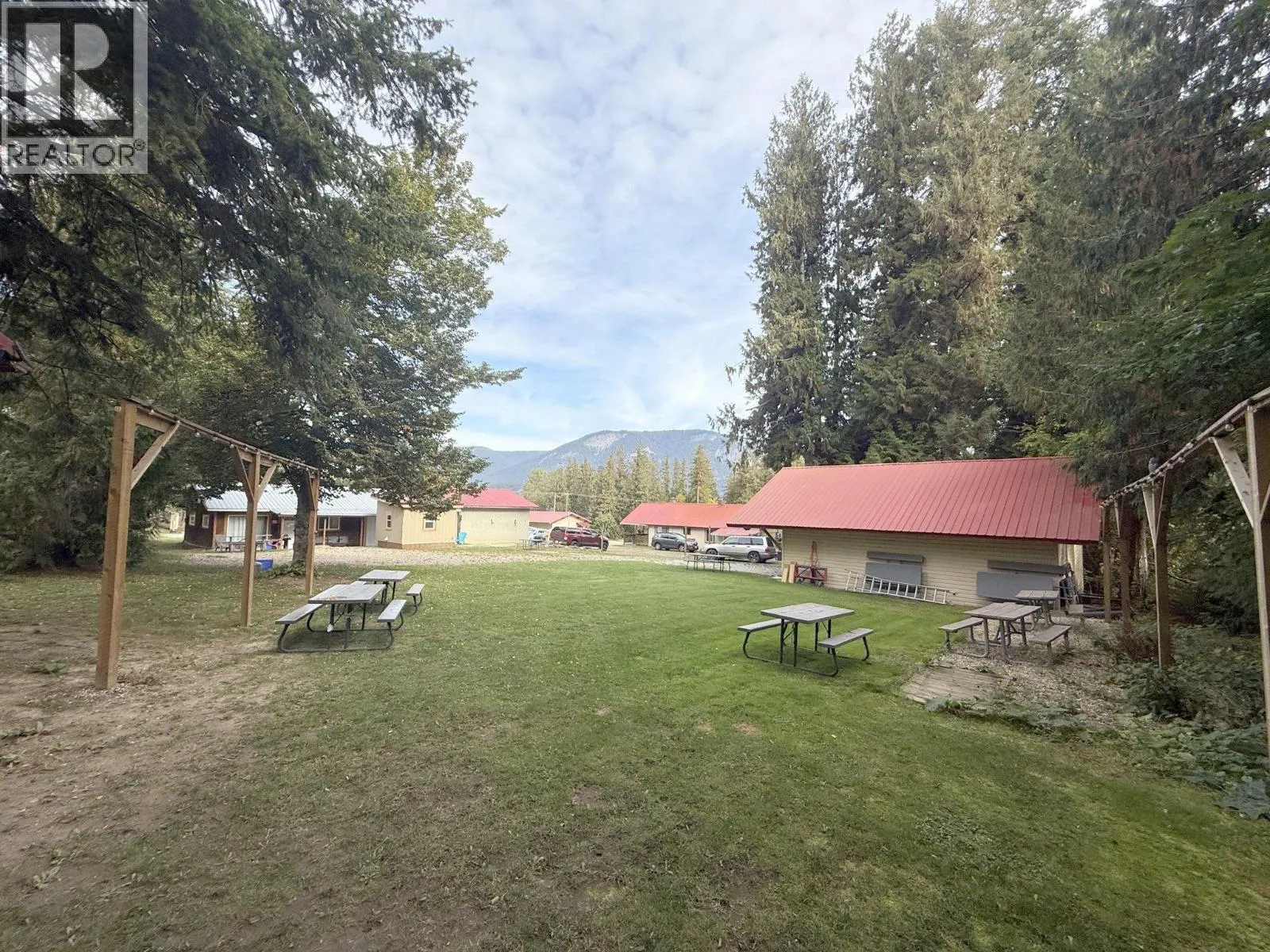 6871 Trans Canada Highway NW