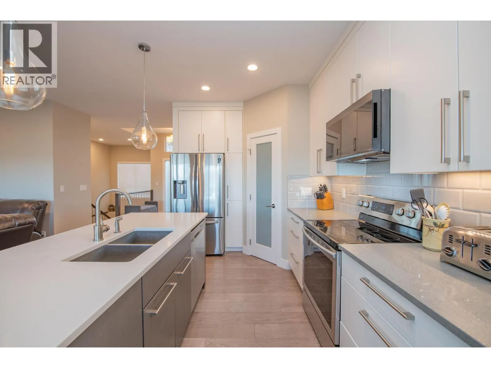 964 Mt Ida Drive