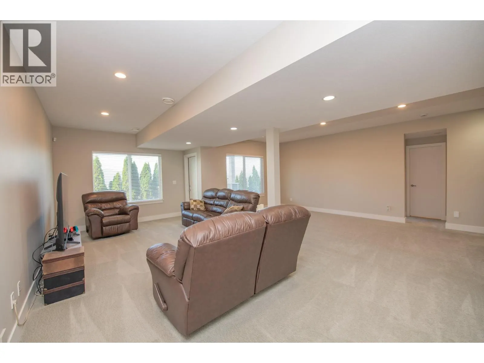 964 Mt Ida Drive