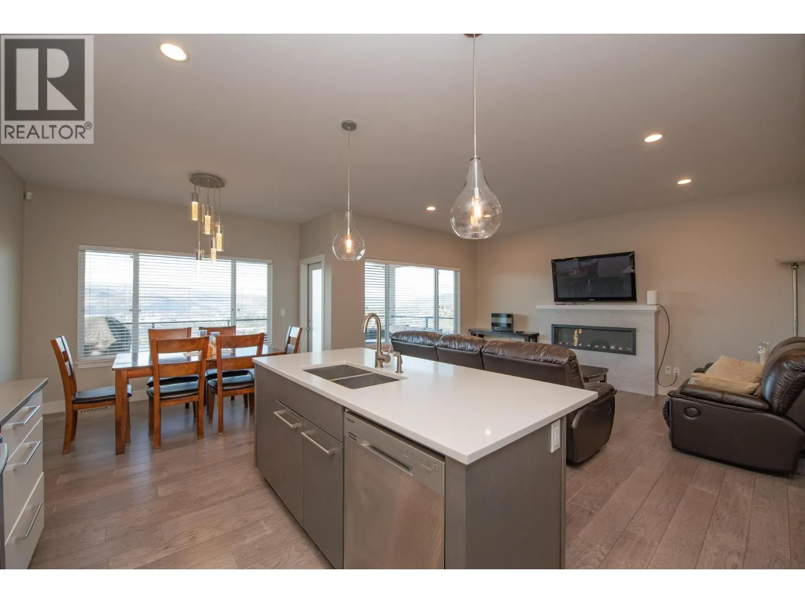 964 Mt Ida Drive