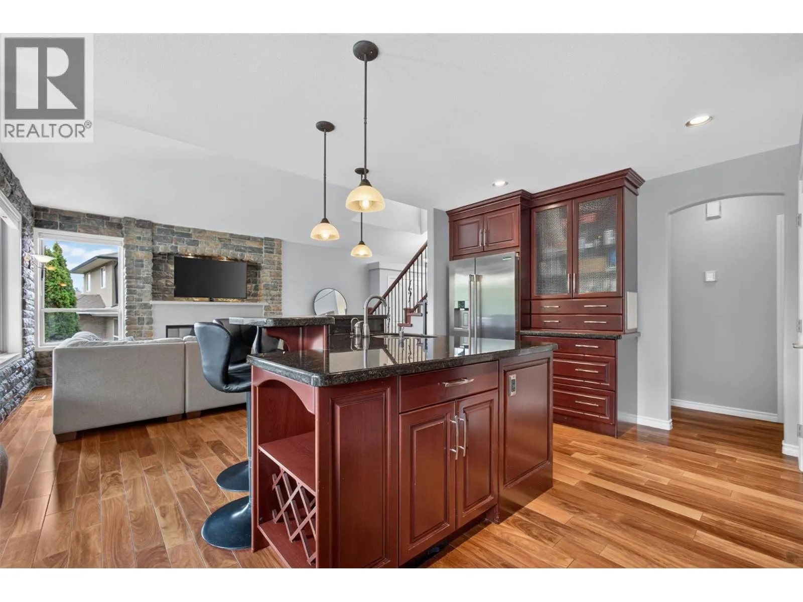 2512 Selkirk Drive
