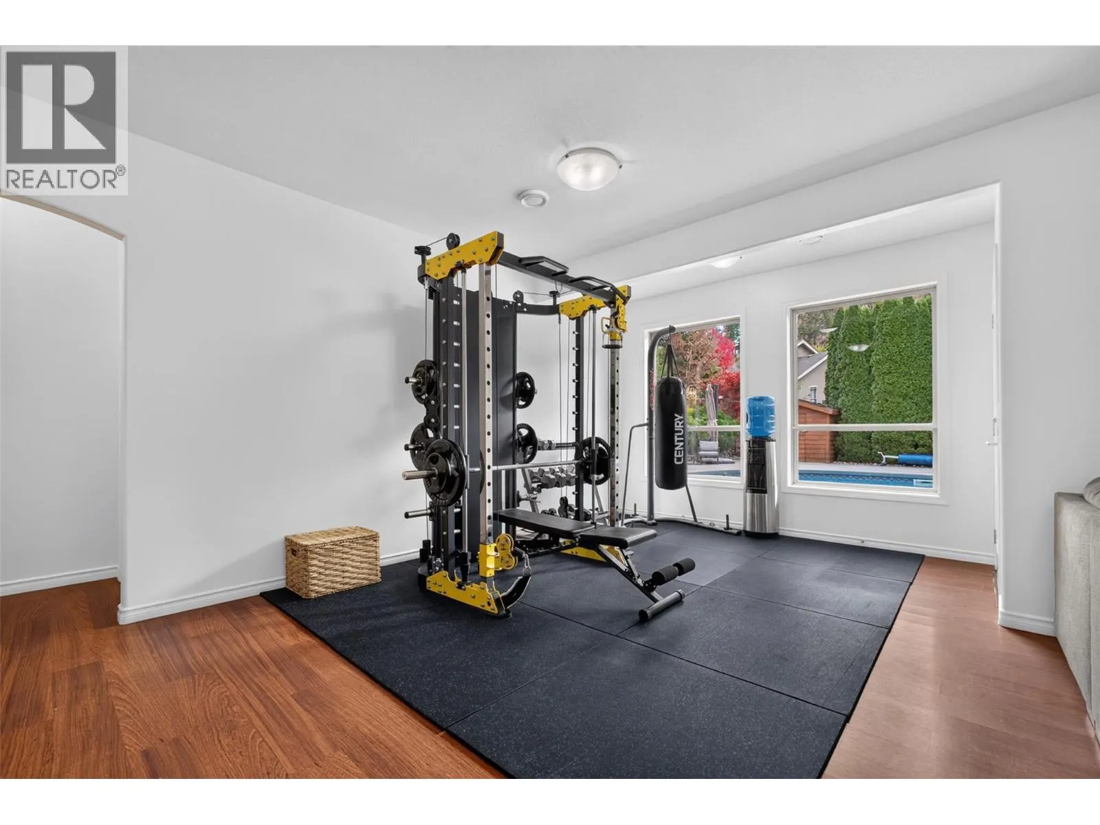 2512 Selkirk Drive