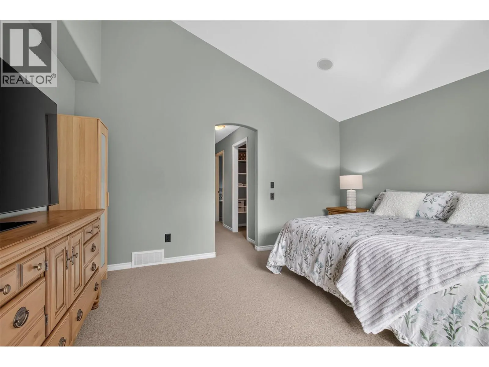 2512 Selkirk Drive
