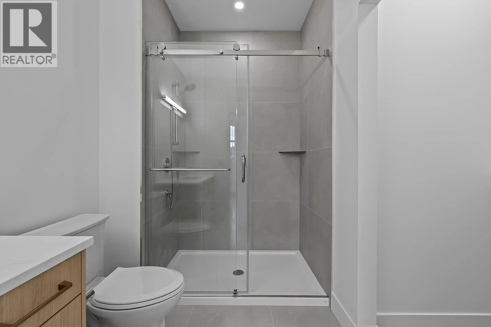 662 Birch Avenue Unit# 4