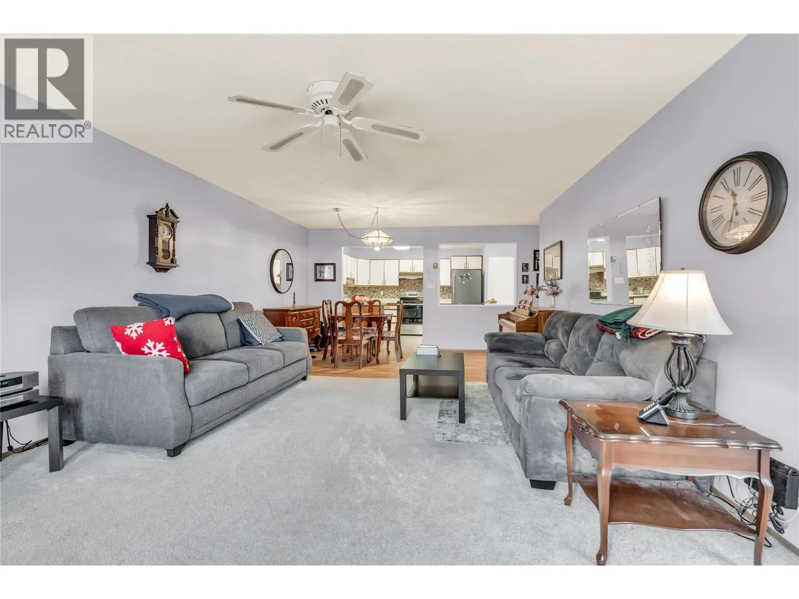 272 Green Avenue W Unit# 402