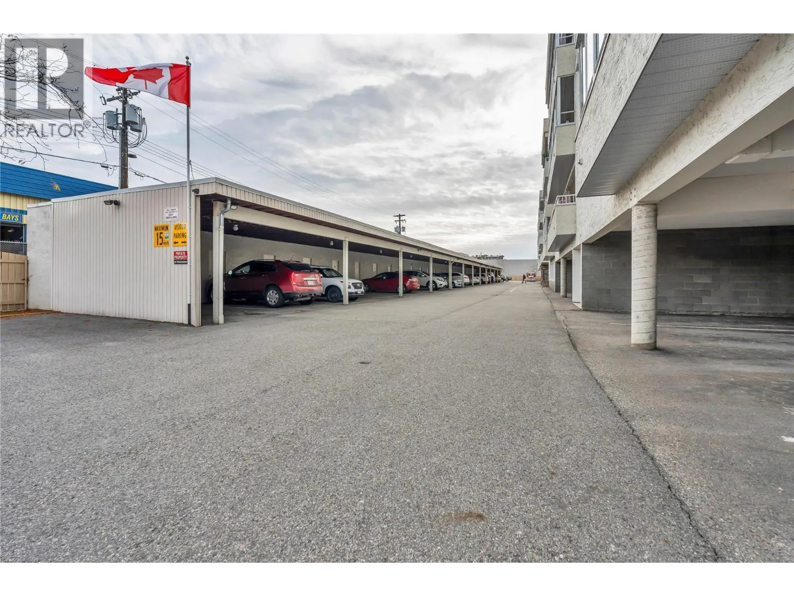 272 Green Avenue W Unit# 402