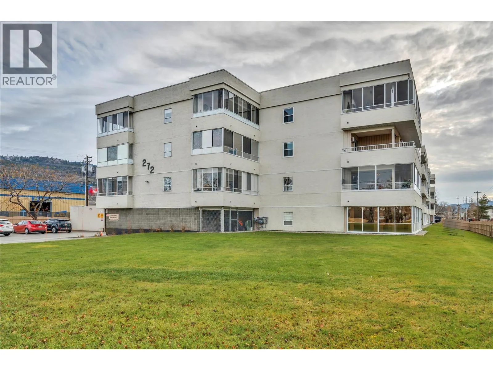 272 Green Avenue W Unit# 402