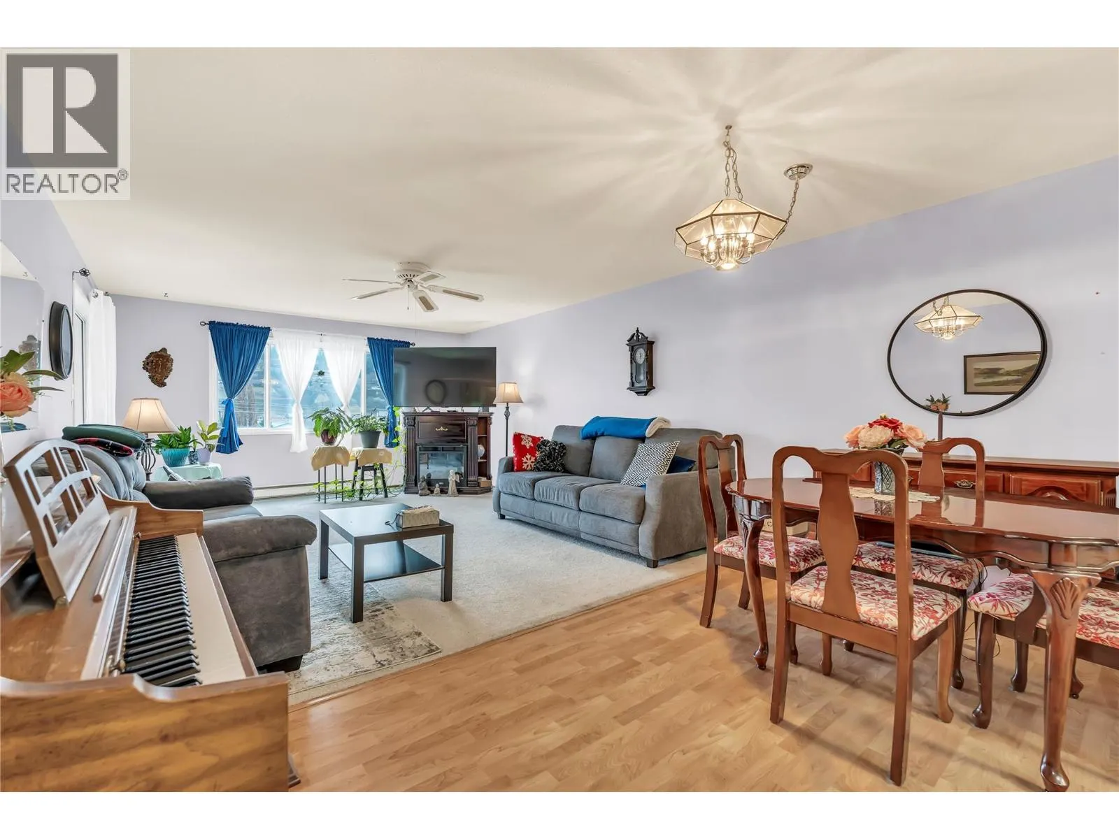 272 Green Avenue W Unit# 402