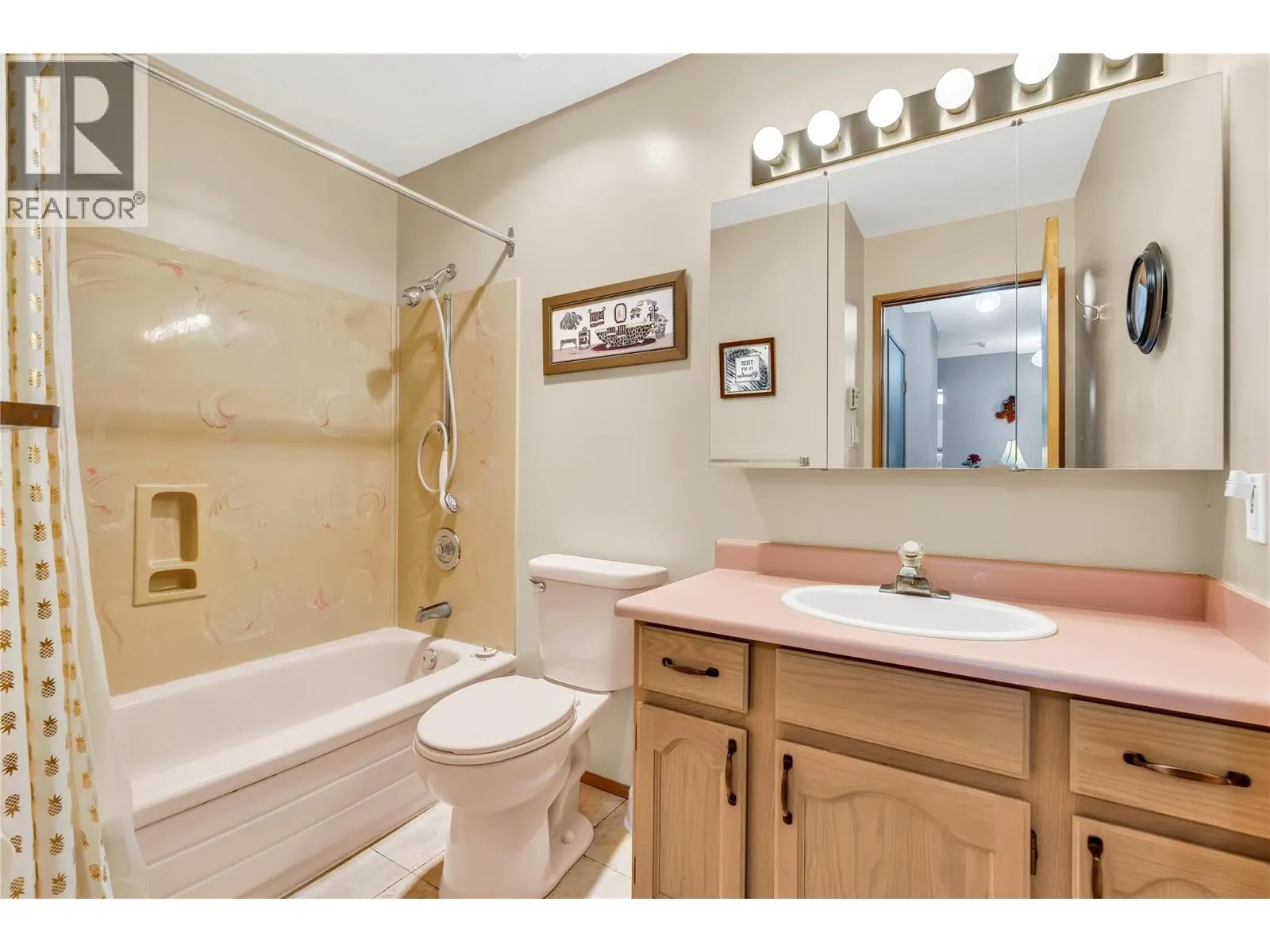 272 Green Avenue W Unit# 402