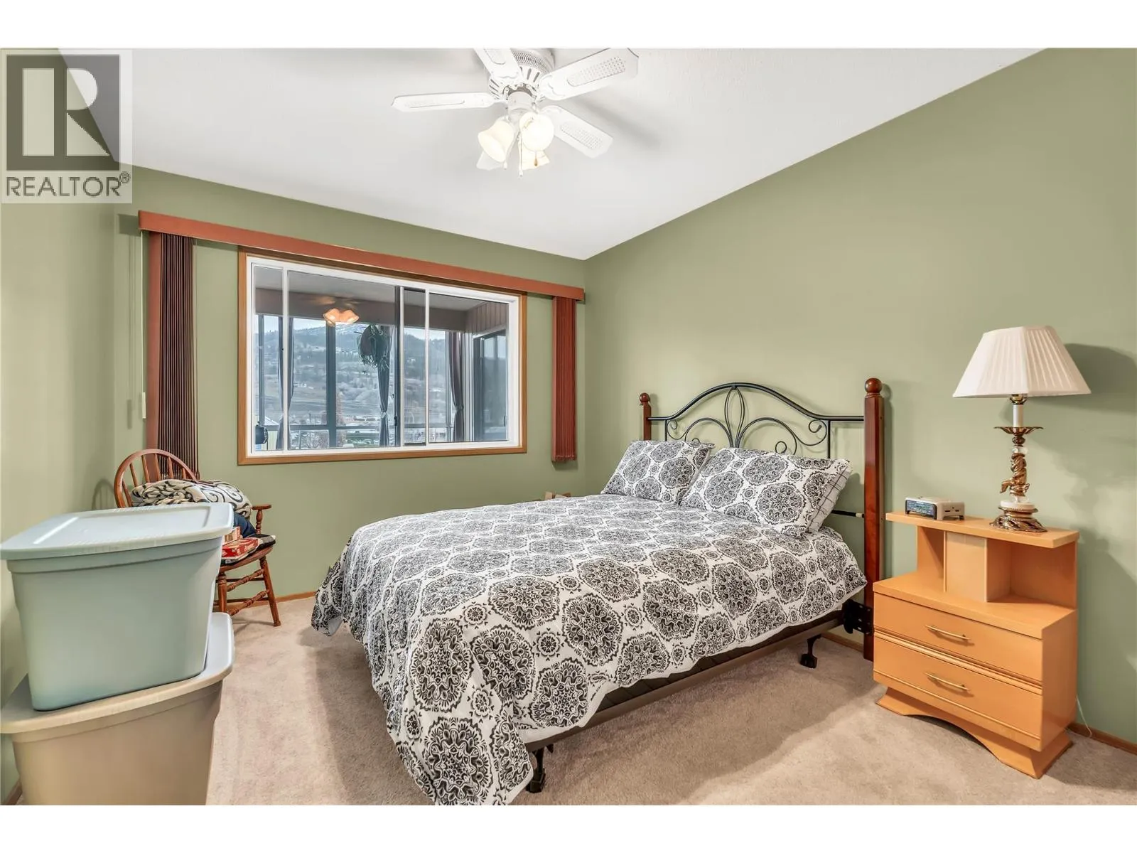 272 Green Avenue W Unit# 402