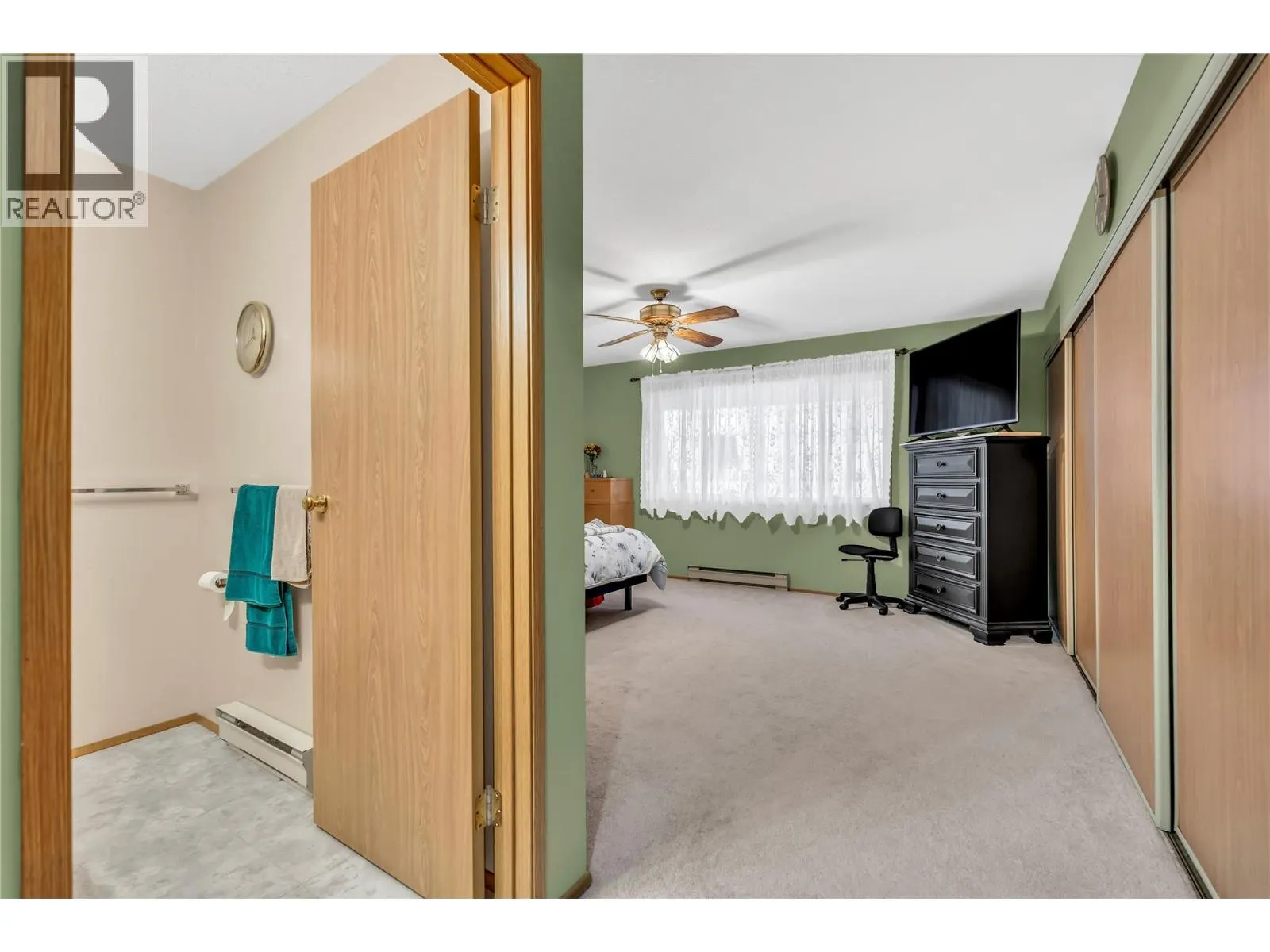 272 Green Avenue W Unit# 402