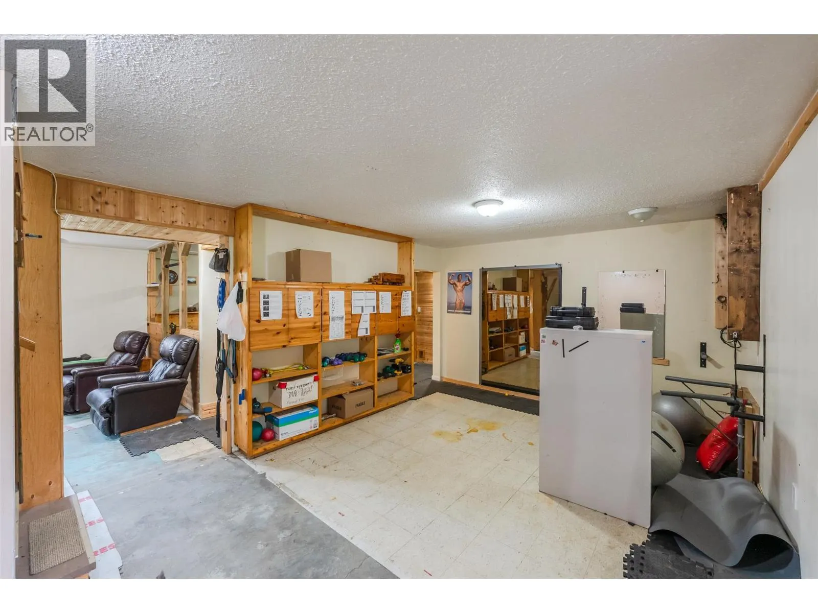 5467 Sawmill Road