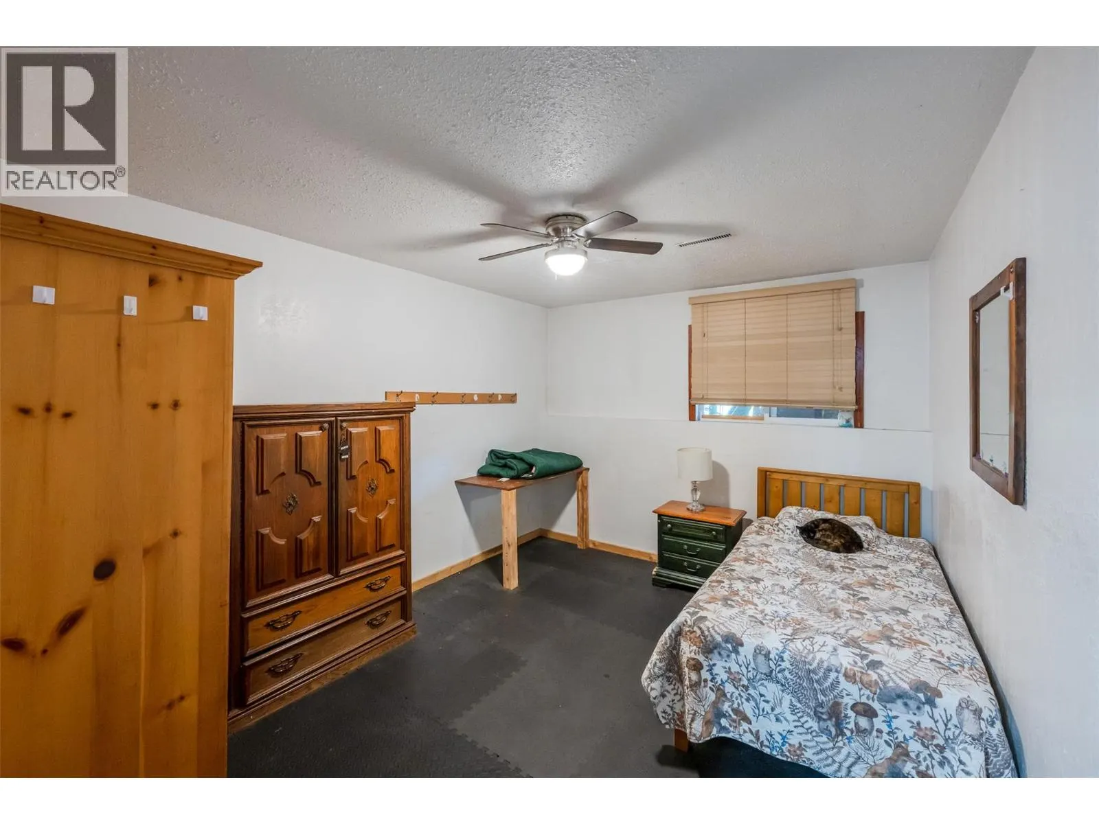 5467 Sawmill Road