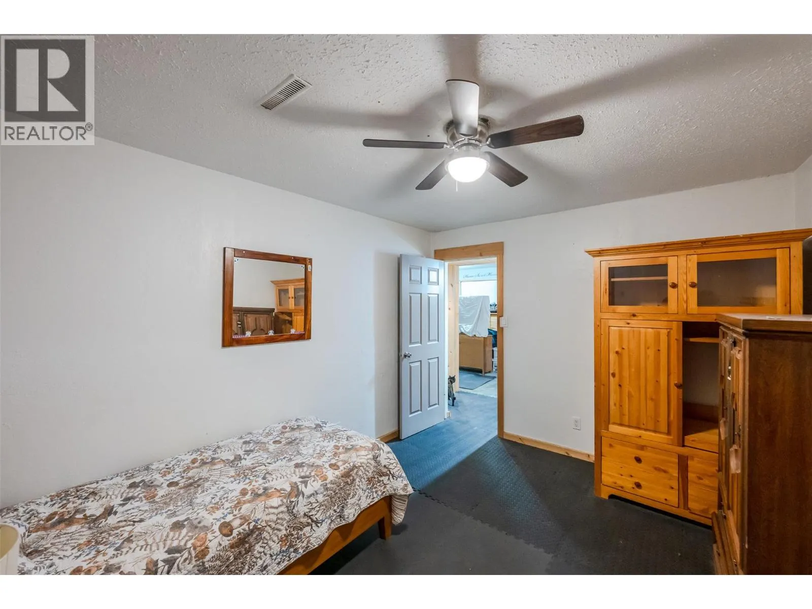5467 Sawmill Road