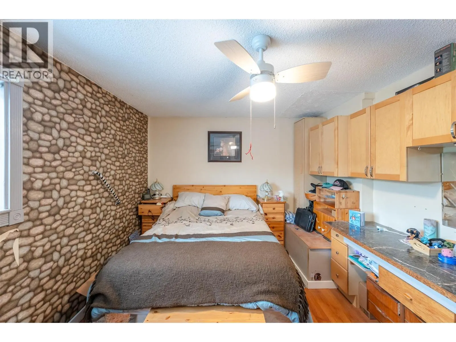 5467 Sawmill Road