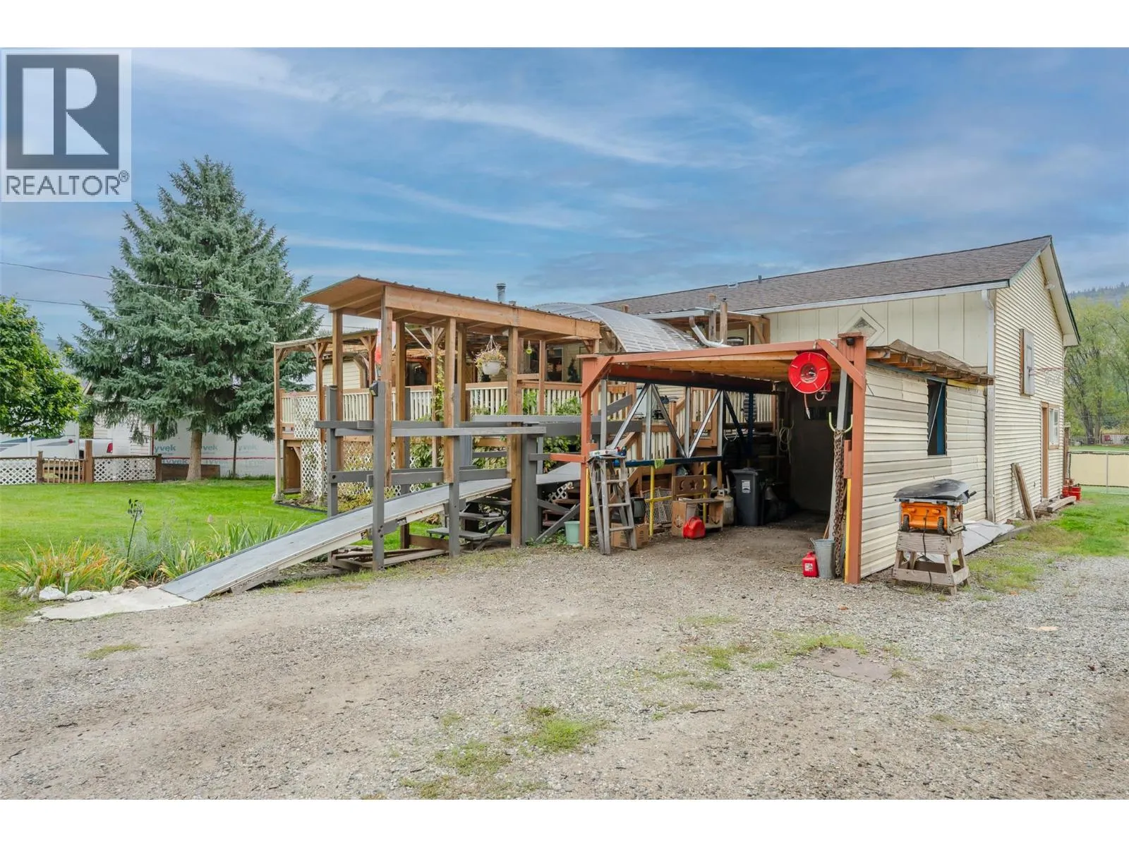 5467 Sawmill Road