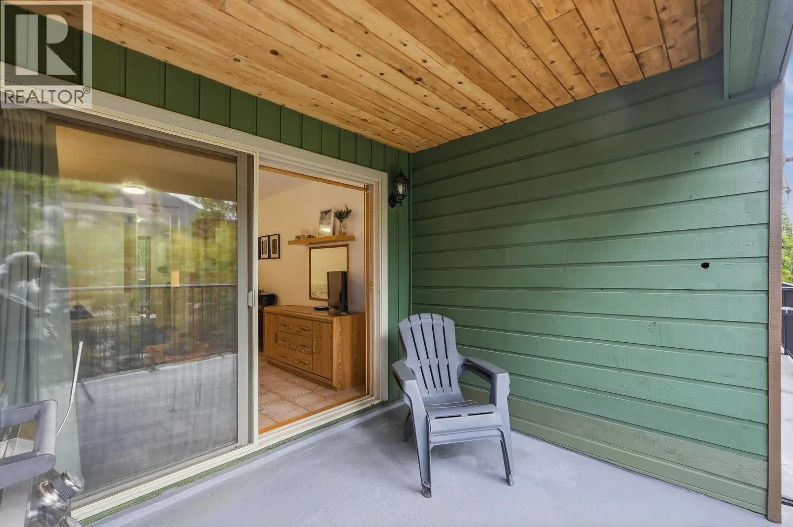 225 CLEARVIEW Road Unit# 805