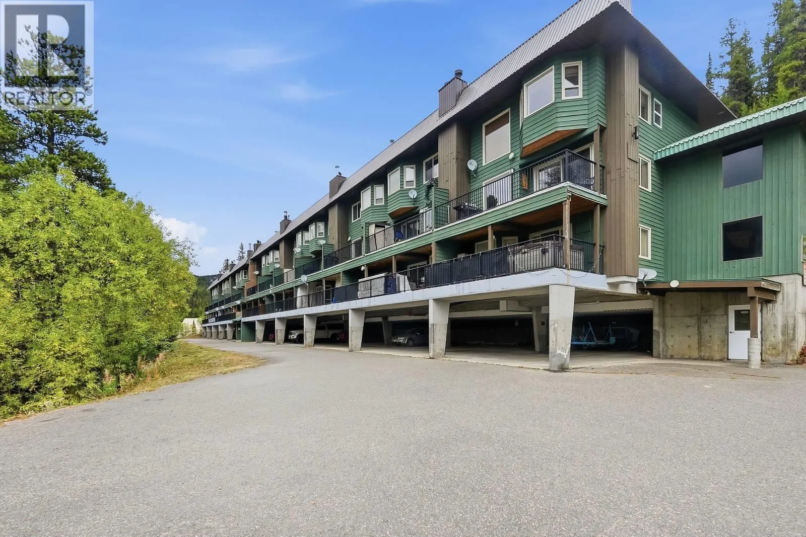 225 CLEARVIEW Road Unit# 805