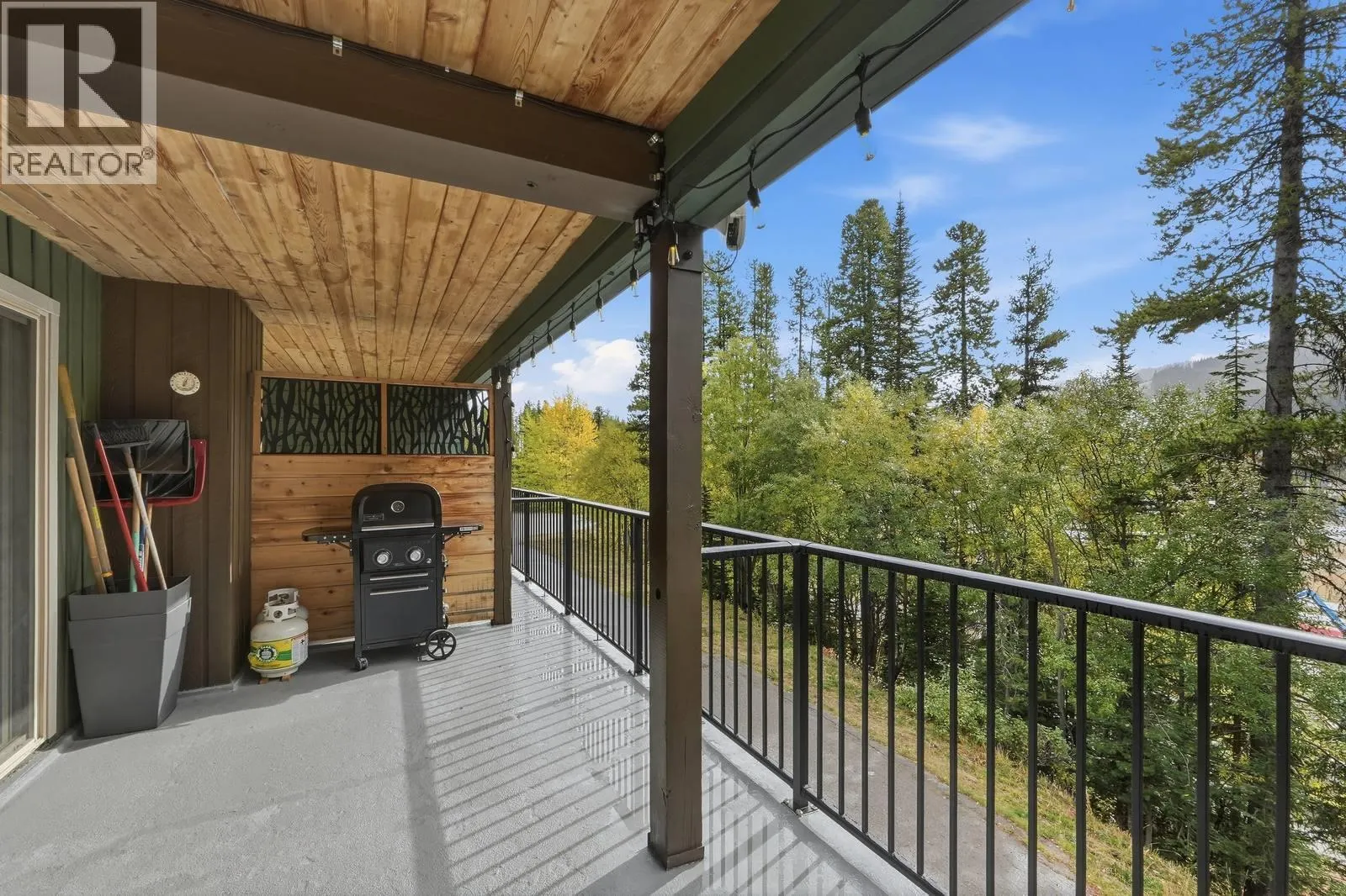 225 CLEARVIEW Road Unit# 805