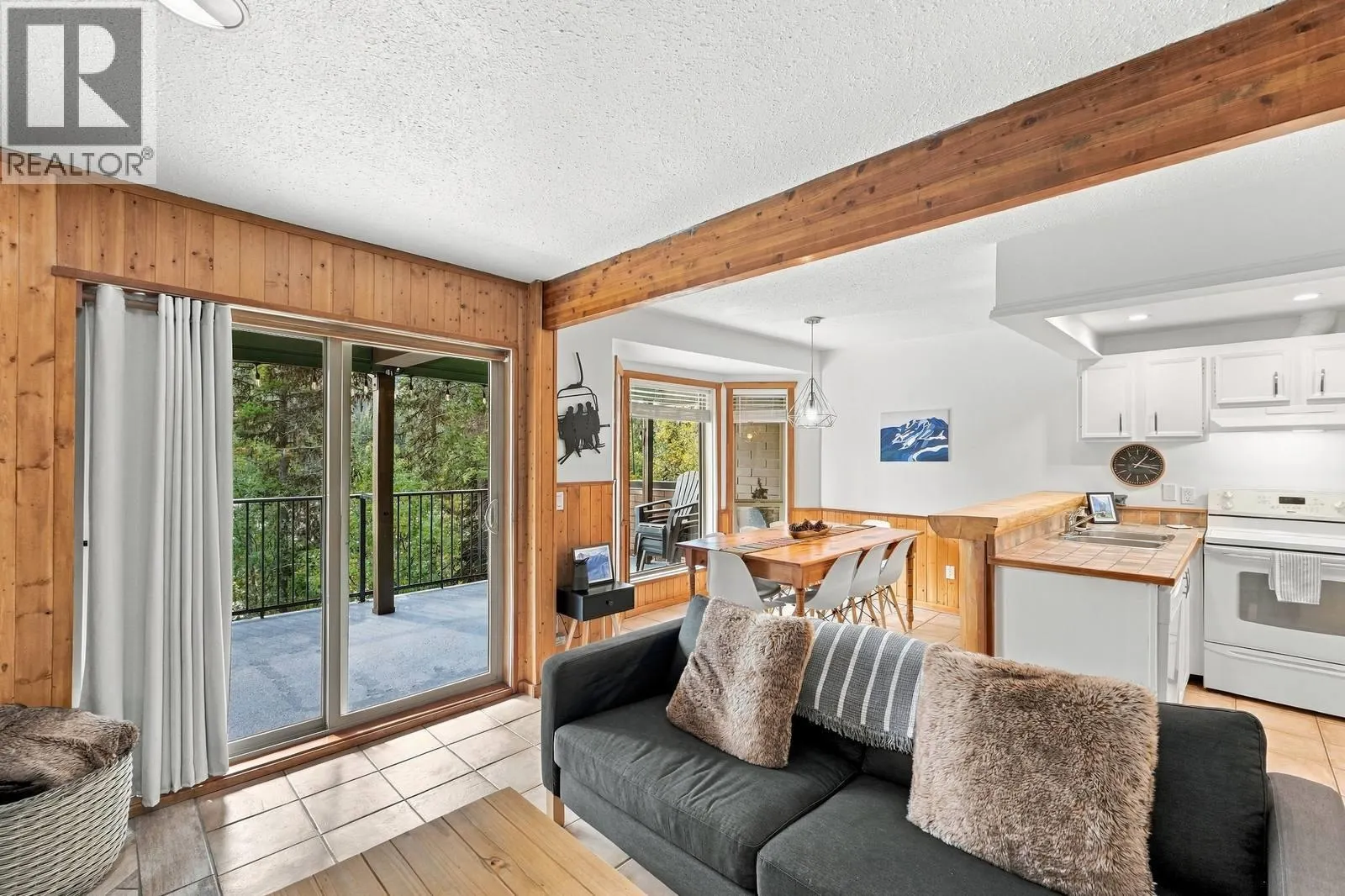 225 CLEARVIEW Road Unit# 805