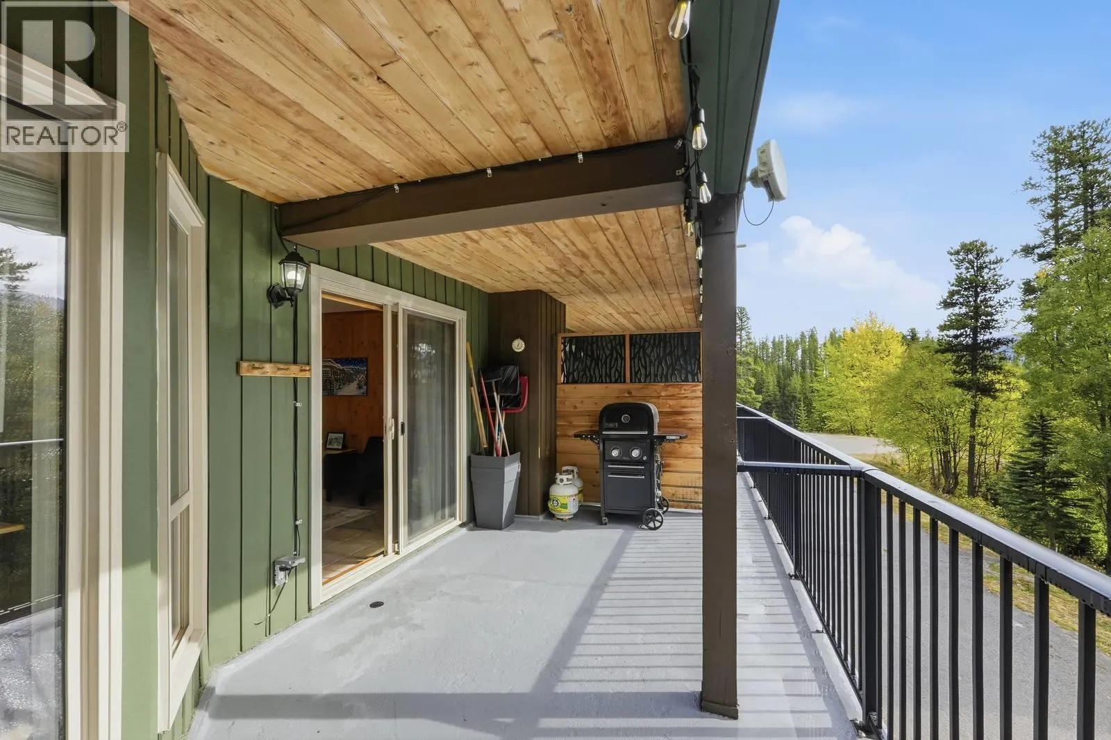 225 CLEARVIEW Road Unit# 805