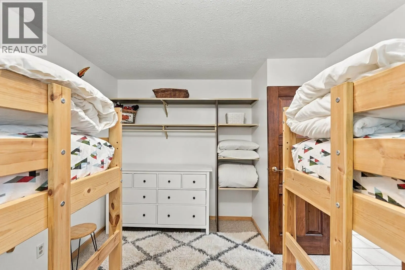 225 CLEARVIEW Road Unit# 805